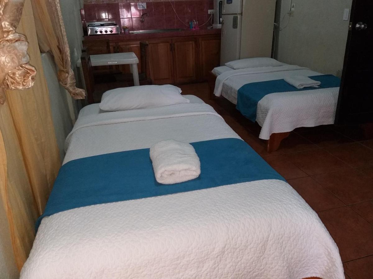 Hostal Miconia Puerto Ayora  Exterior photo