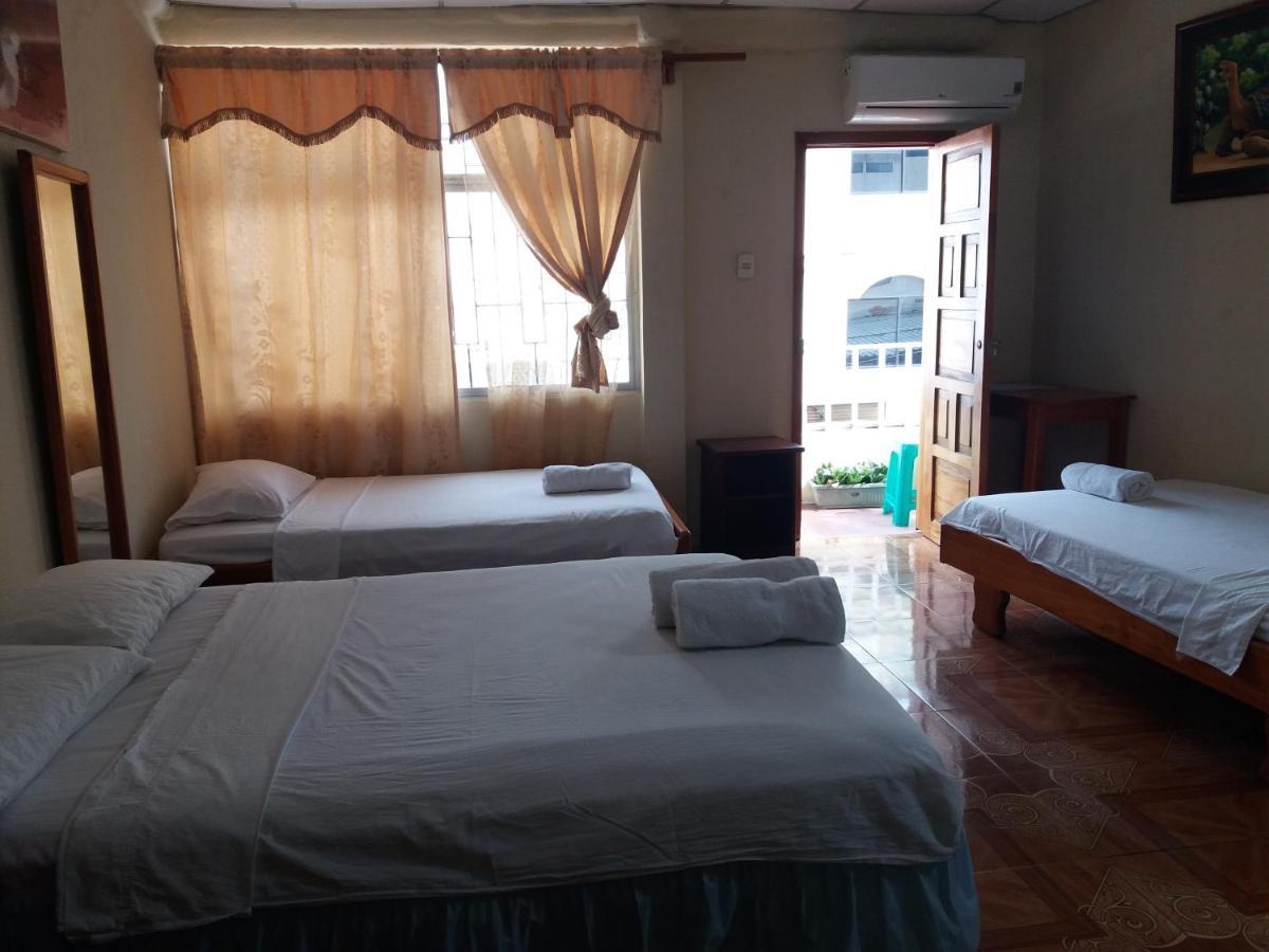 Hostal Miconia Puerto Ayora  Exterior photo