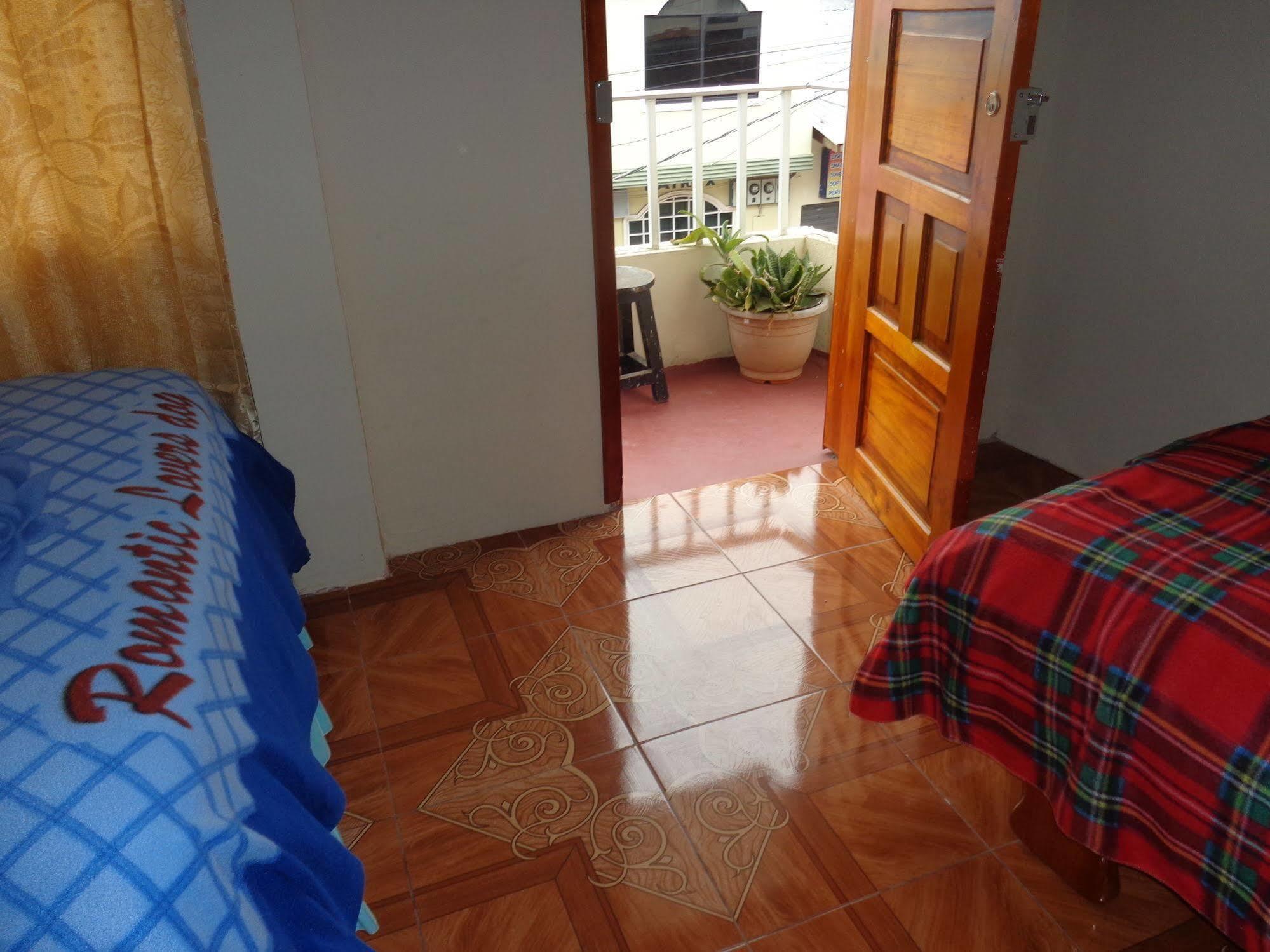 Hostal Miconia Puerto Ayora  Exterior photo