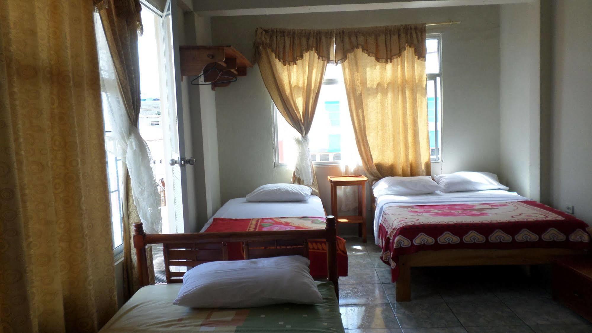 Hostal Miconia Puerto Ayora  Exterior photo
