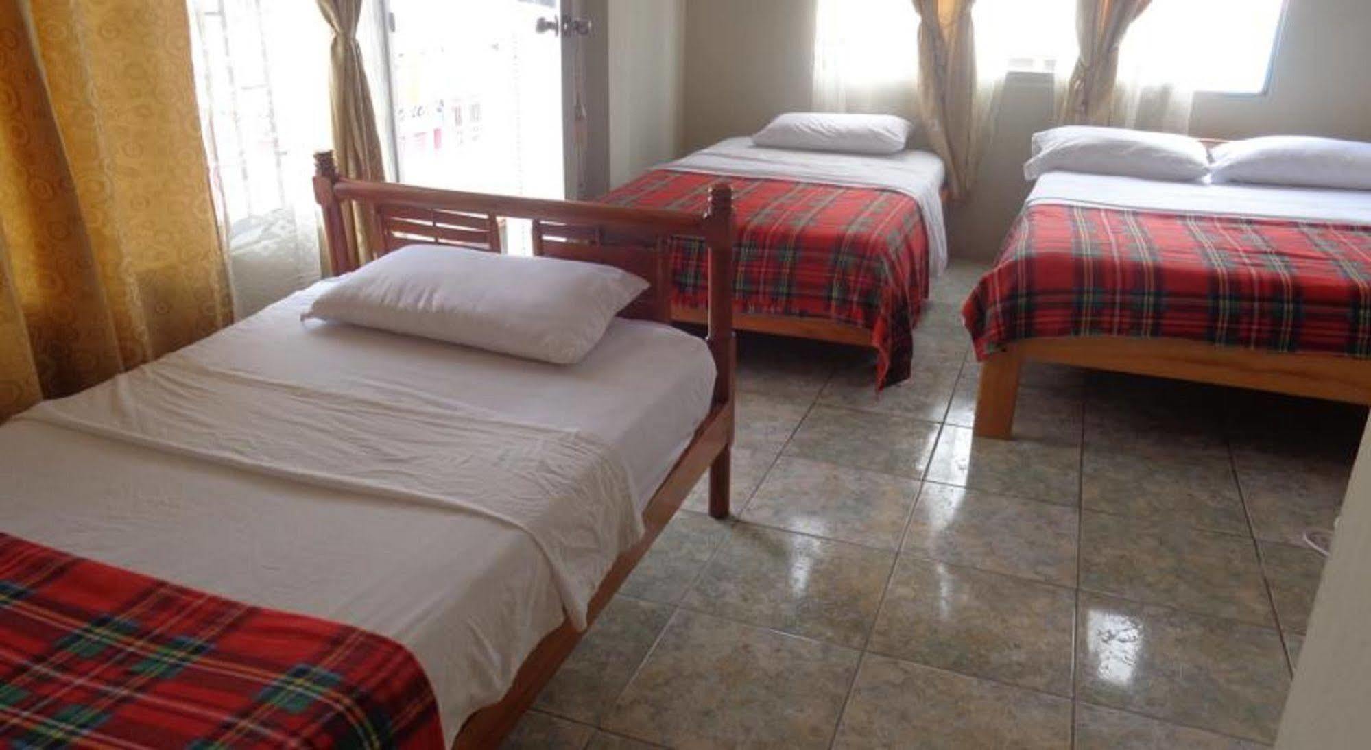 Hostal Miconia Puerto Ayora  Exterior photo